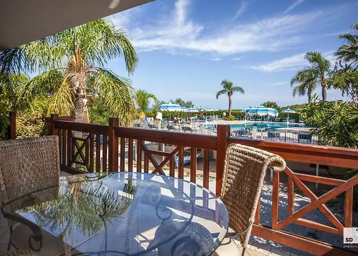 Tonicello & Отель