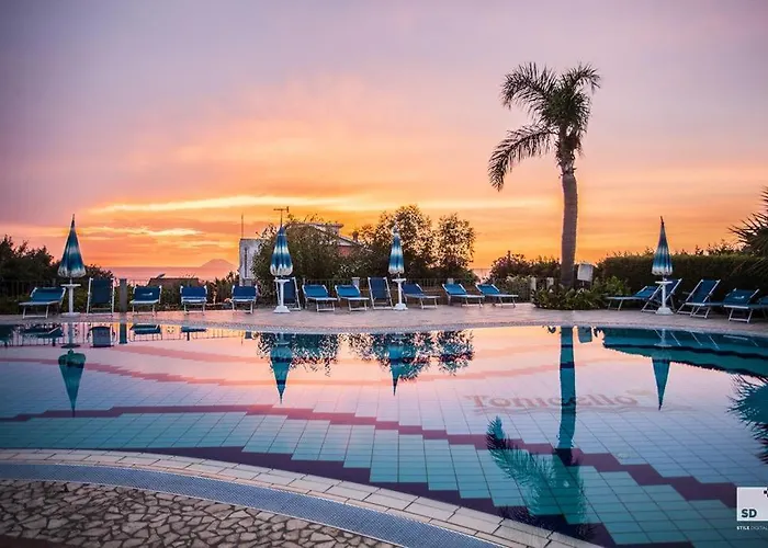 Tonicello & Отель