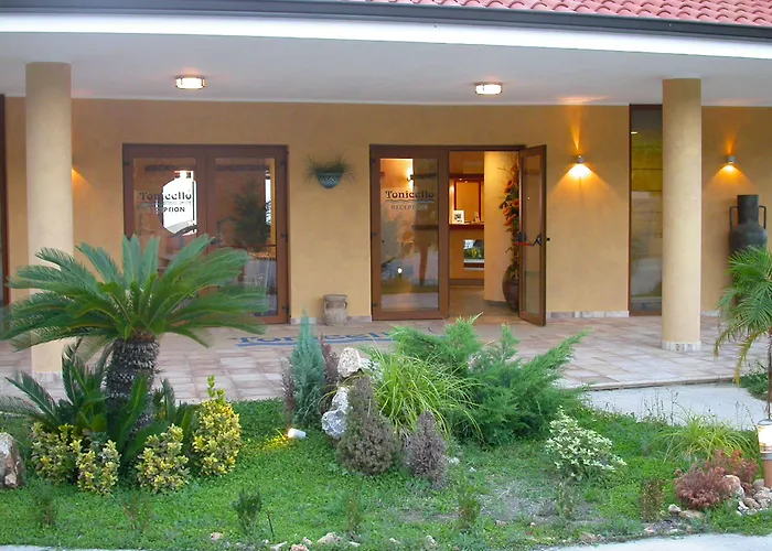 Tonicello & 4* Капо-Ватикано