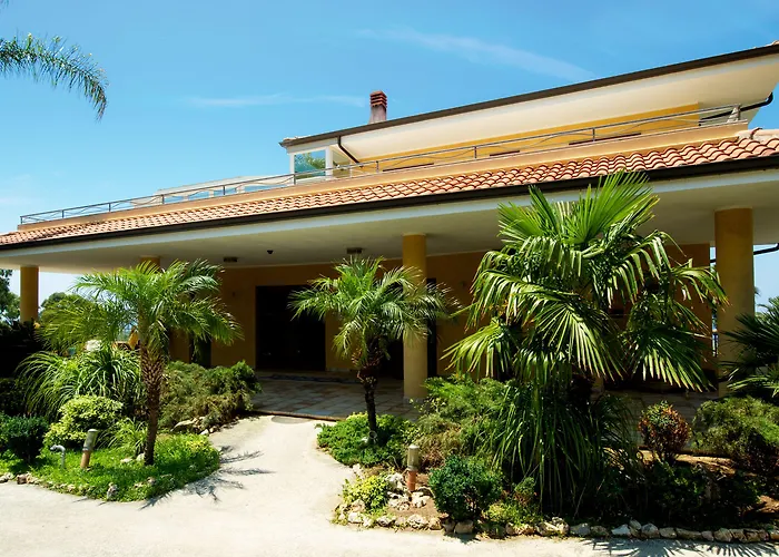 Tonicello & Отель