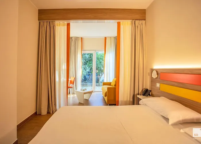 Отель Tonicello & Капо-Ватикано