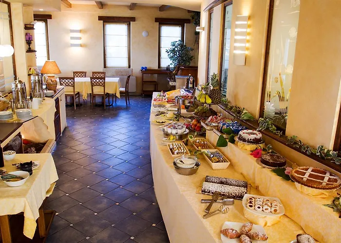 Tonicello & 4* Капо-Ватикано