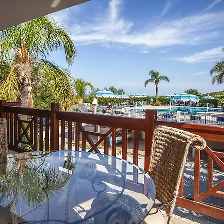 Tonicello & ホテル