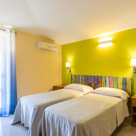 Tonicello & Hotell 4*