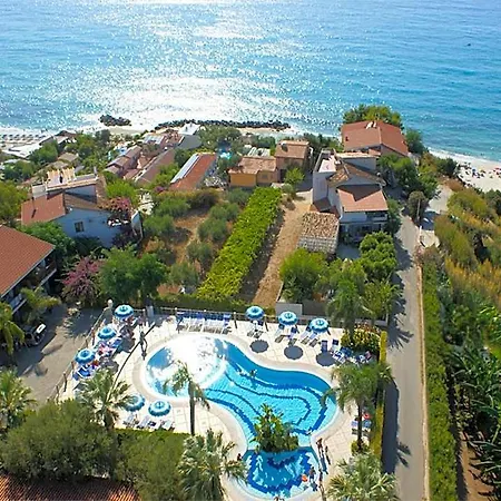 Tonicello Resort & Spa מלון קאפו ואטיצ'אנו